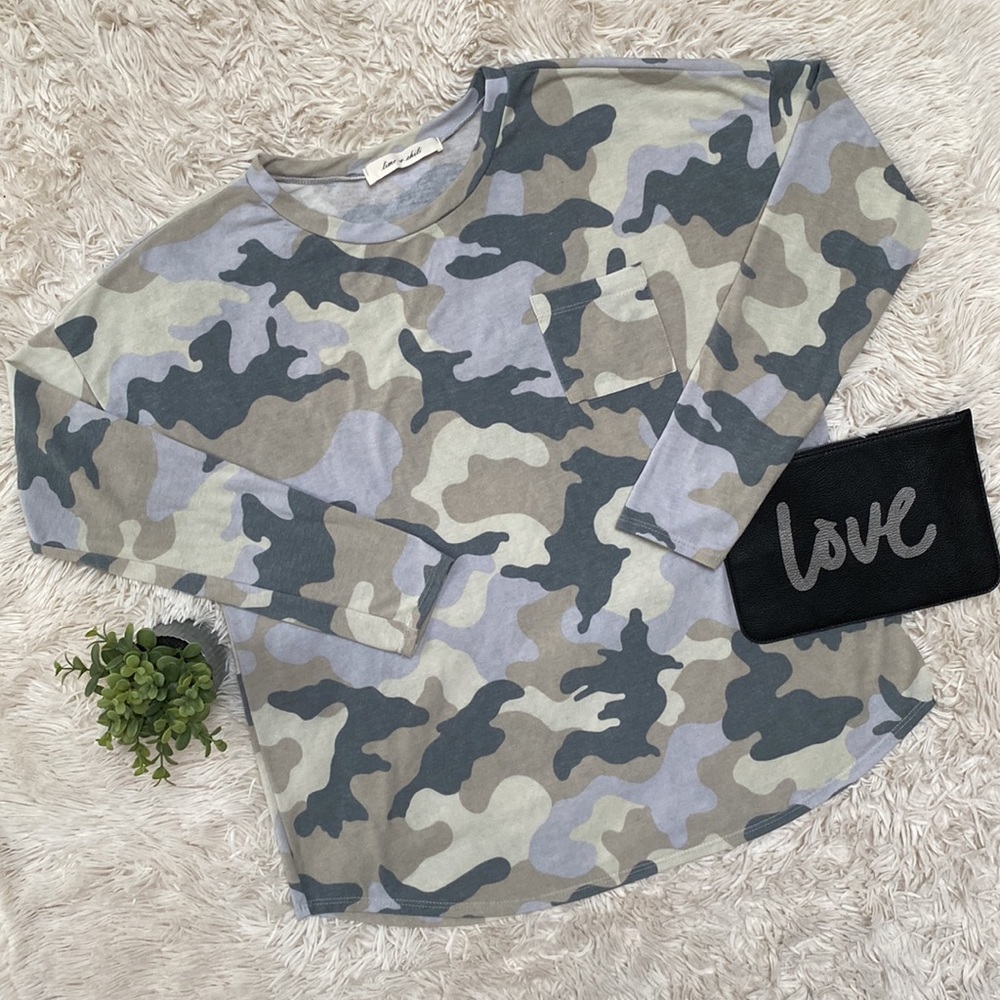 Lime & Chili Camo Top 💗 Gray & Light Blue